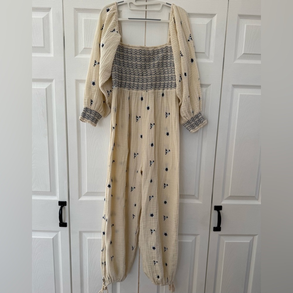 Free People Dahlia Embroidered Jumpsuit Romper Cream Cotton Smocked Boho Size M - Picture 5 of 8